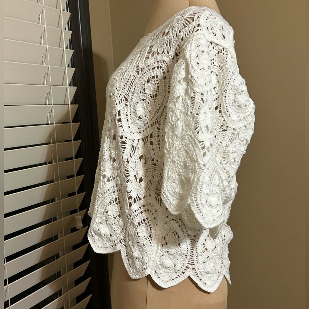 Solitaire White Crochet Lace Short Sleeve Top - Picture 4 of 6